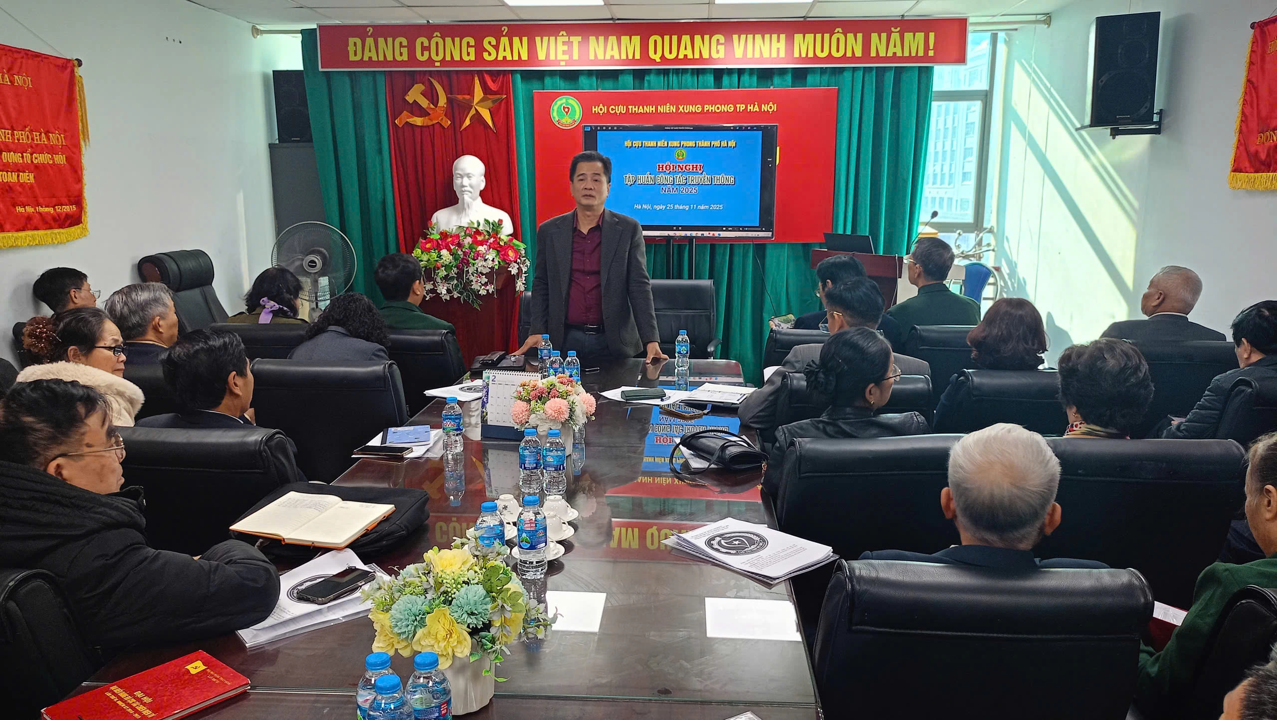 HỘI CỰU THANH NIÊN XUNG PHONG HÀ NỘI TỔ CHỨC HỘI NGHỊ TẬP HUẤN CÔNG TÁC TRUYỀN THÔNG NĂM 2025
